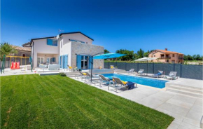 Beautiful home in Zminj with Outdoor swimming pool, Sauna and Heated swimming pool